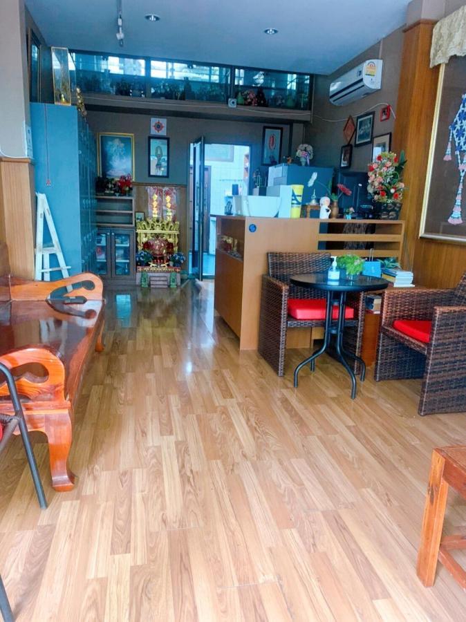 Ying Hostel Бангкок Экстерьер фото