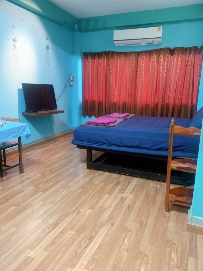 Ying Hostel Бангкок Экстерьер фото