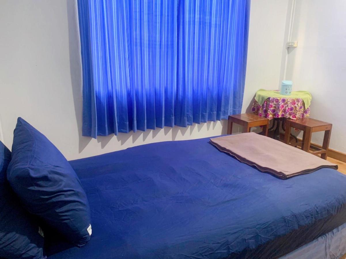 Ying Hostel Бангкок Экстерьер фото